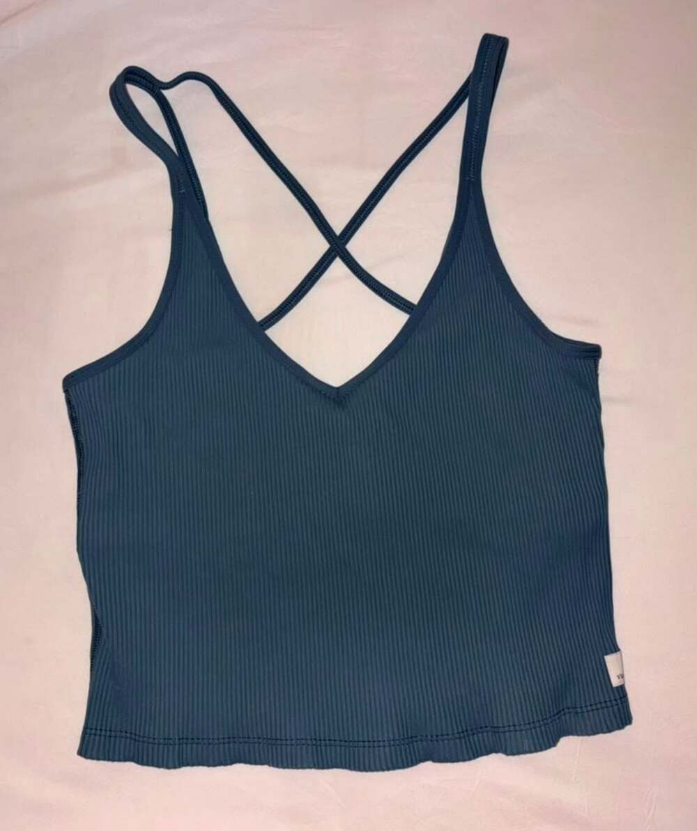 Vuori Ribbed Strap V-Neck Crop Tank Top